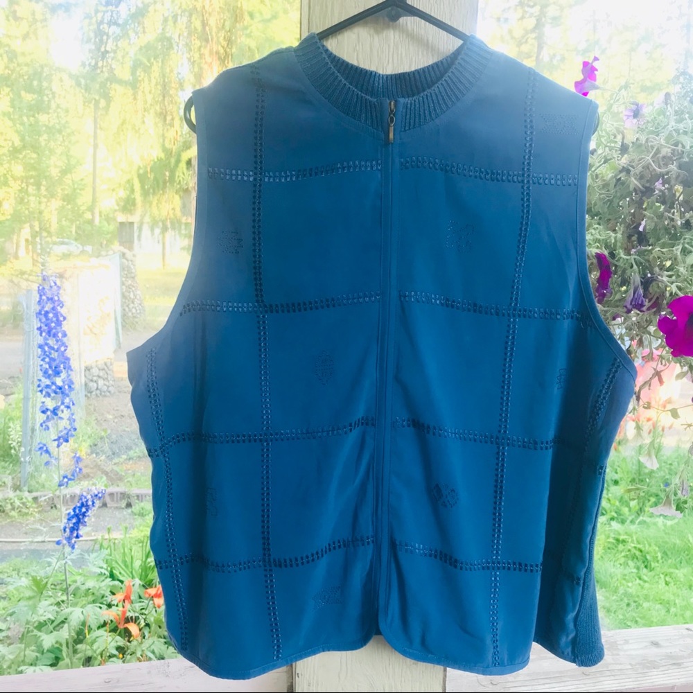 Koret navy blue vest size18W